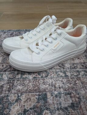 Rocket Dog Cream Canvas Platform Sneakers